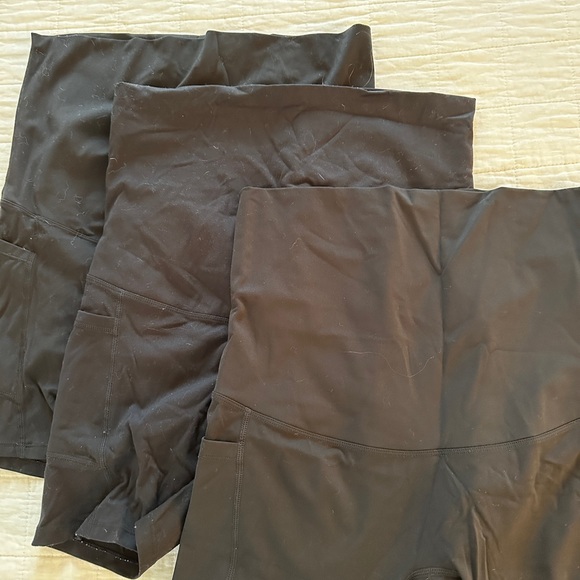 3 Pack - Maternity Biker Shorts - Black, Size Medium - Picture 3 of 4